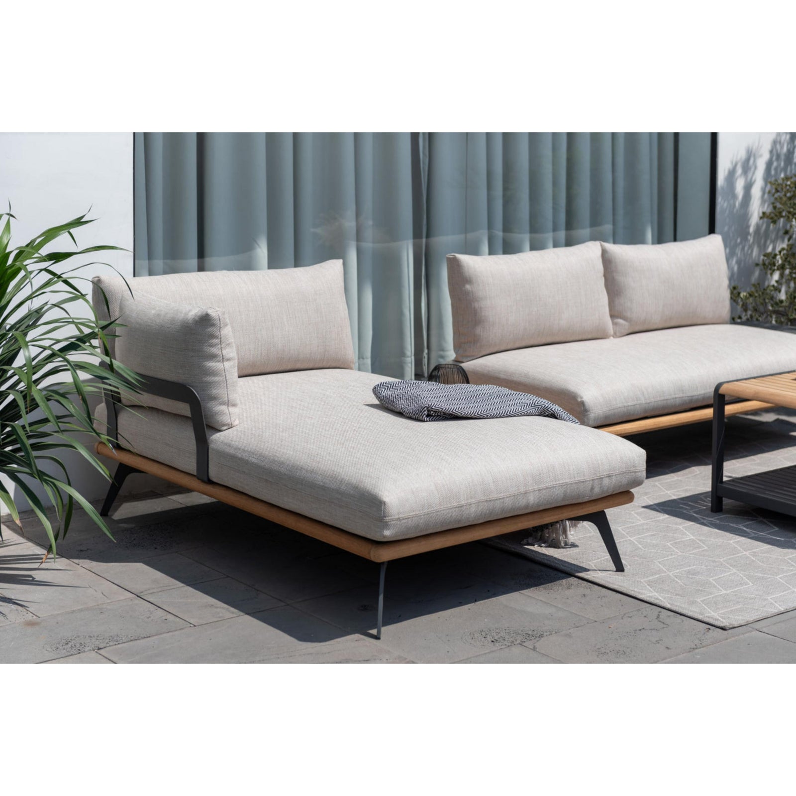 Pearl 4 Piece Sectional Set