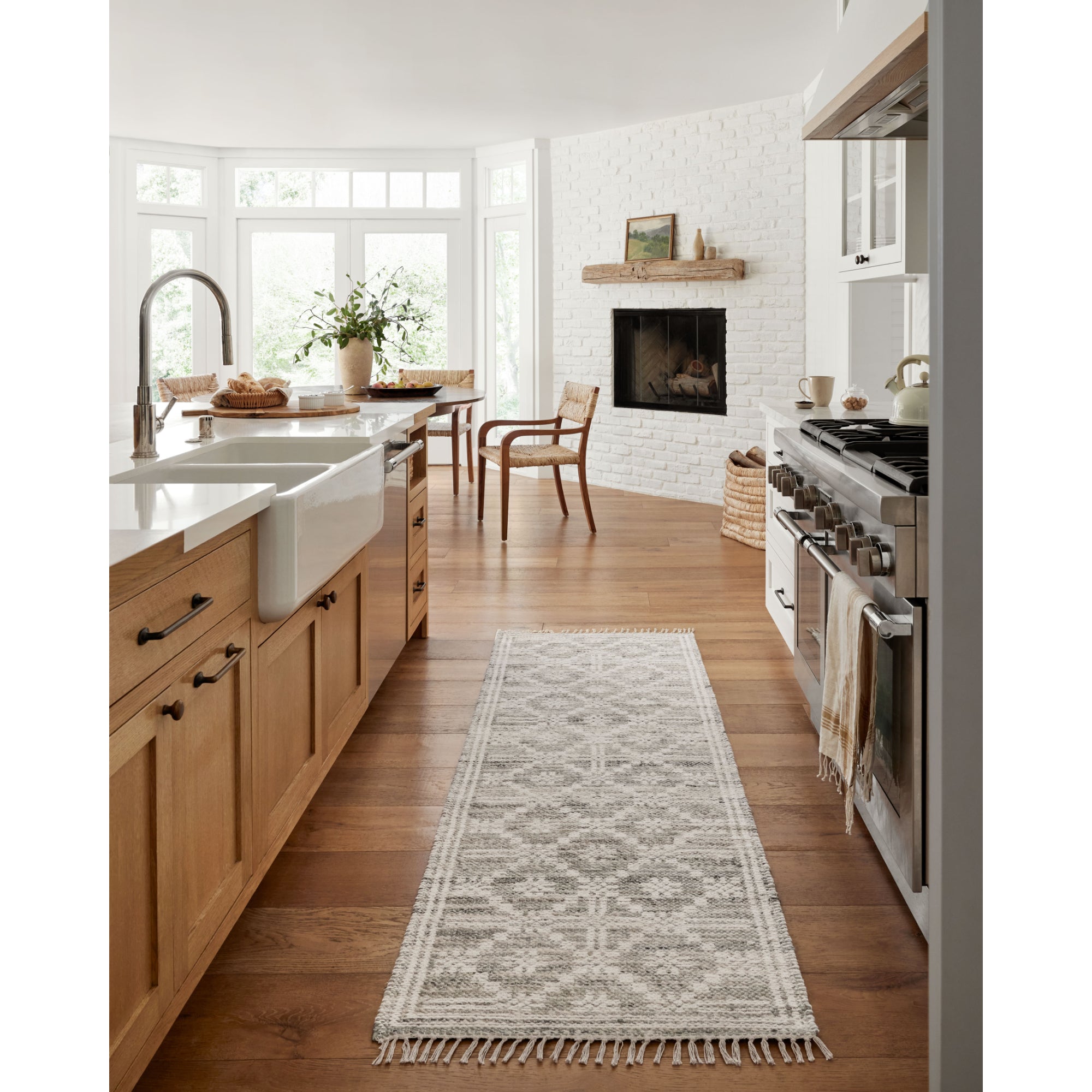 Angela Rose x Loloi Rivers Lagoon/Ivory Rug