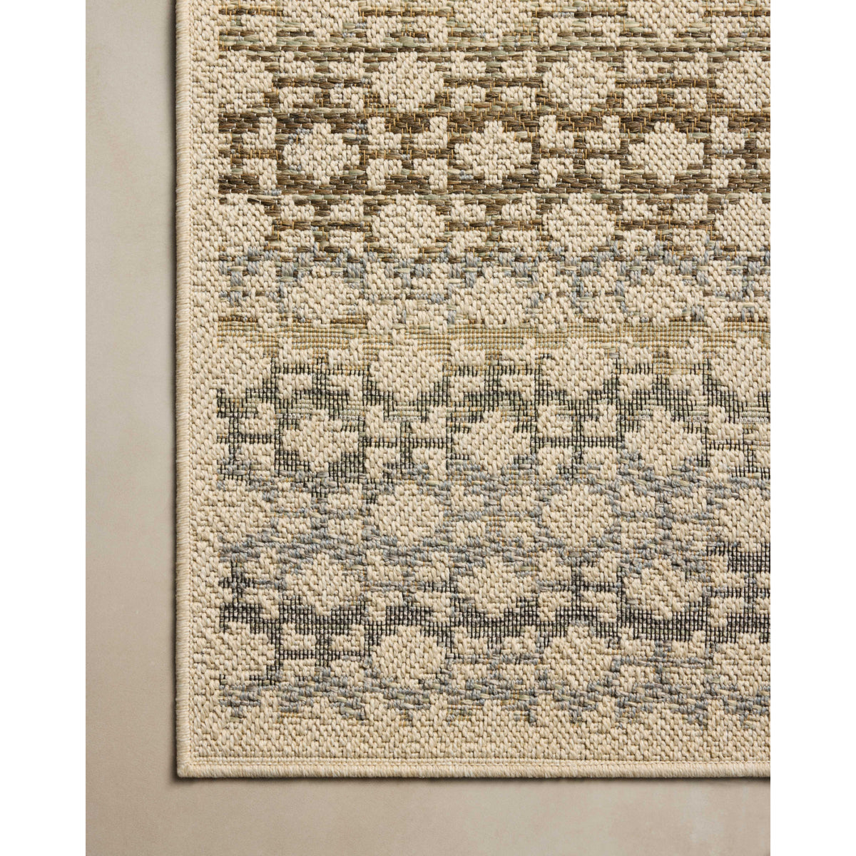 Loloi Saylor Ivory/Multi Indoor/Outdoor Sample Rug by Loloi