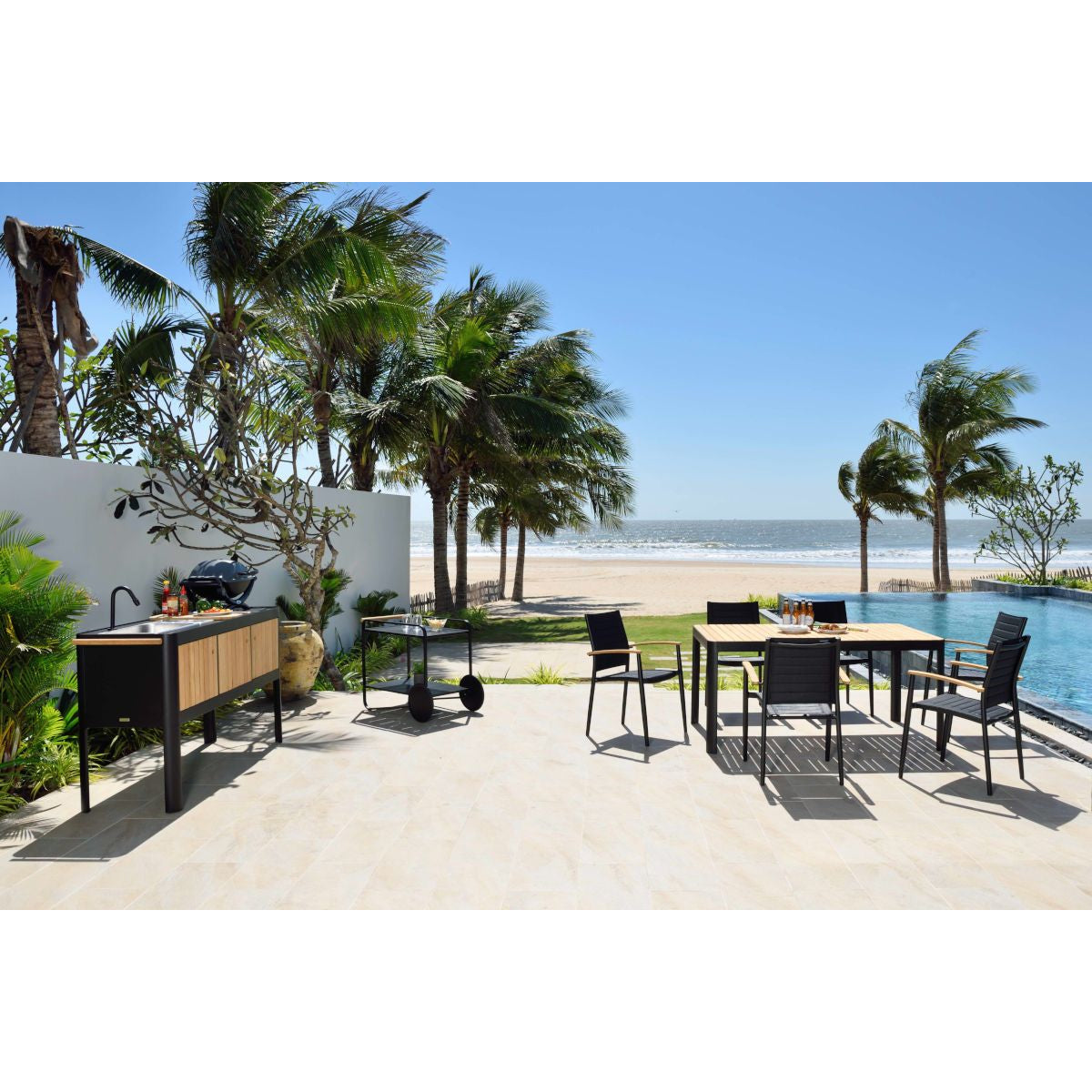 Portals Dark Outdoor Kitchen