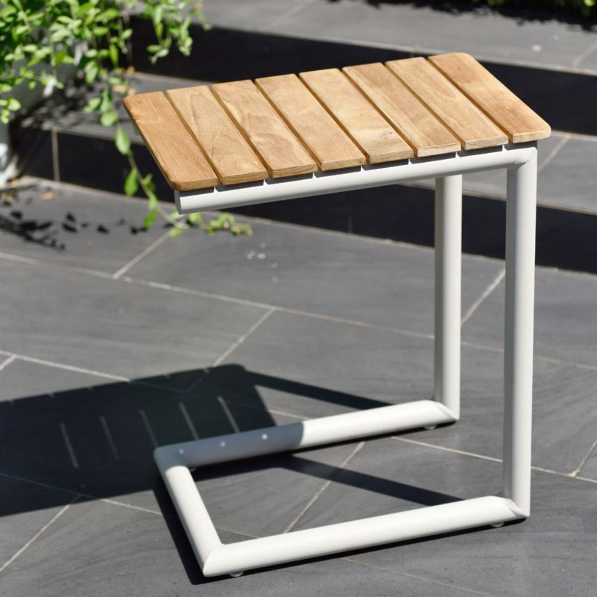 Portals Light C-Shape Side Table