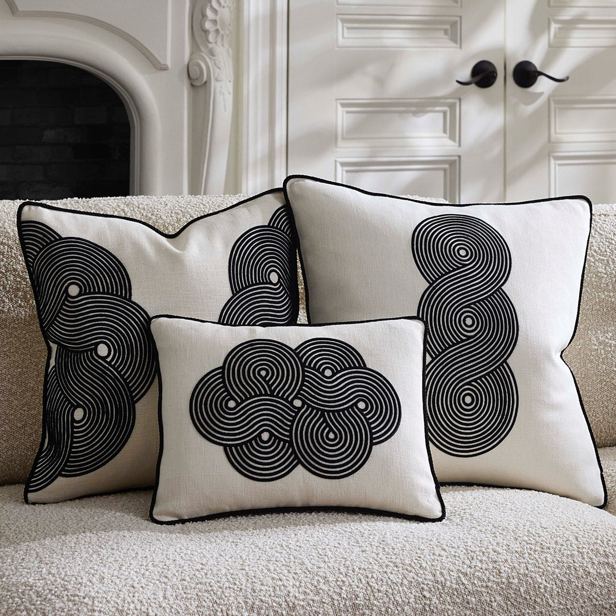 Pompidou B&W Cloud Pillow