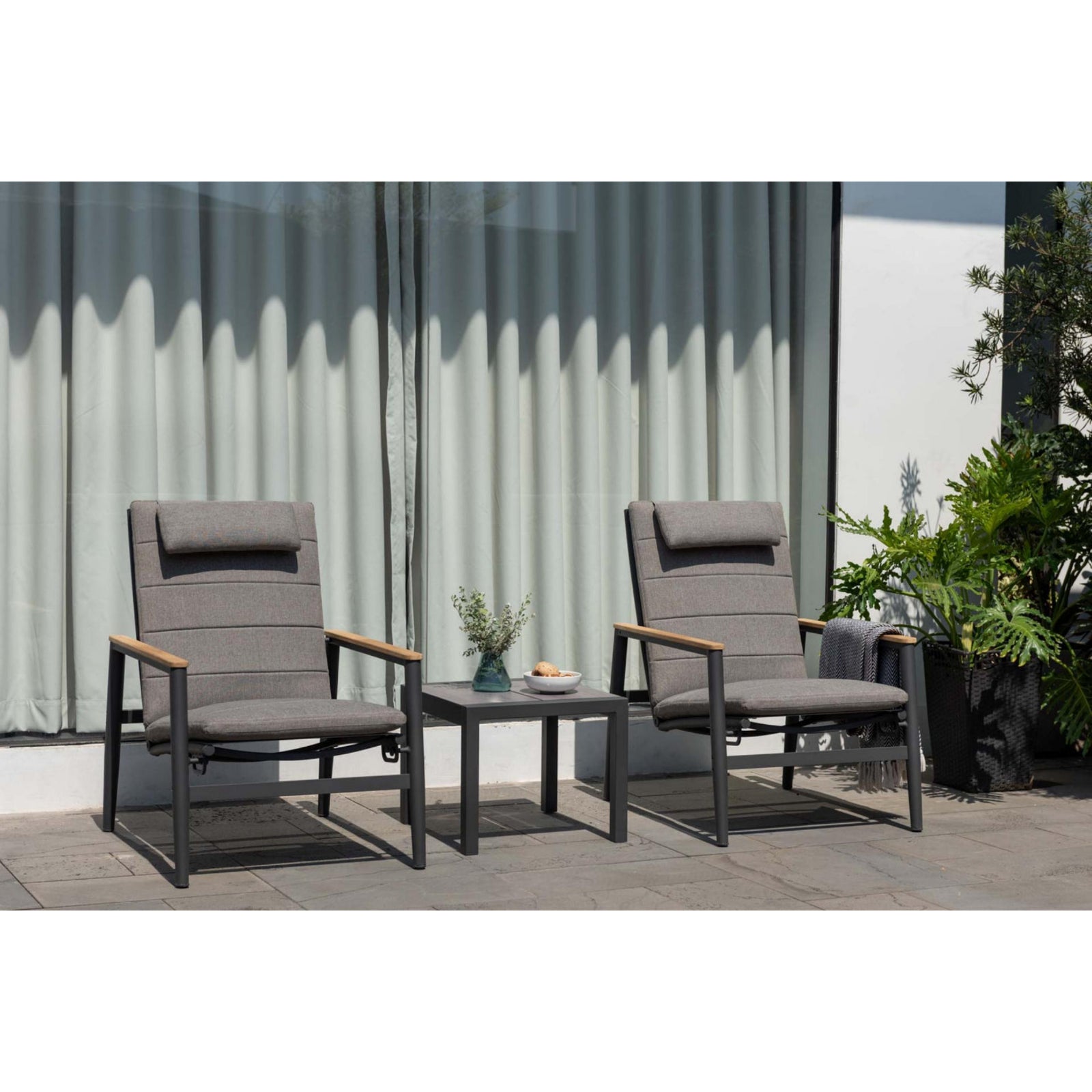 Urbanite Side Dark Table