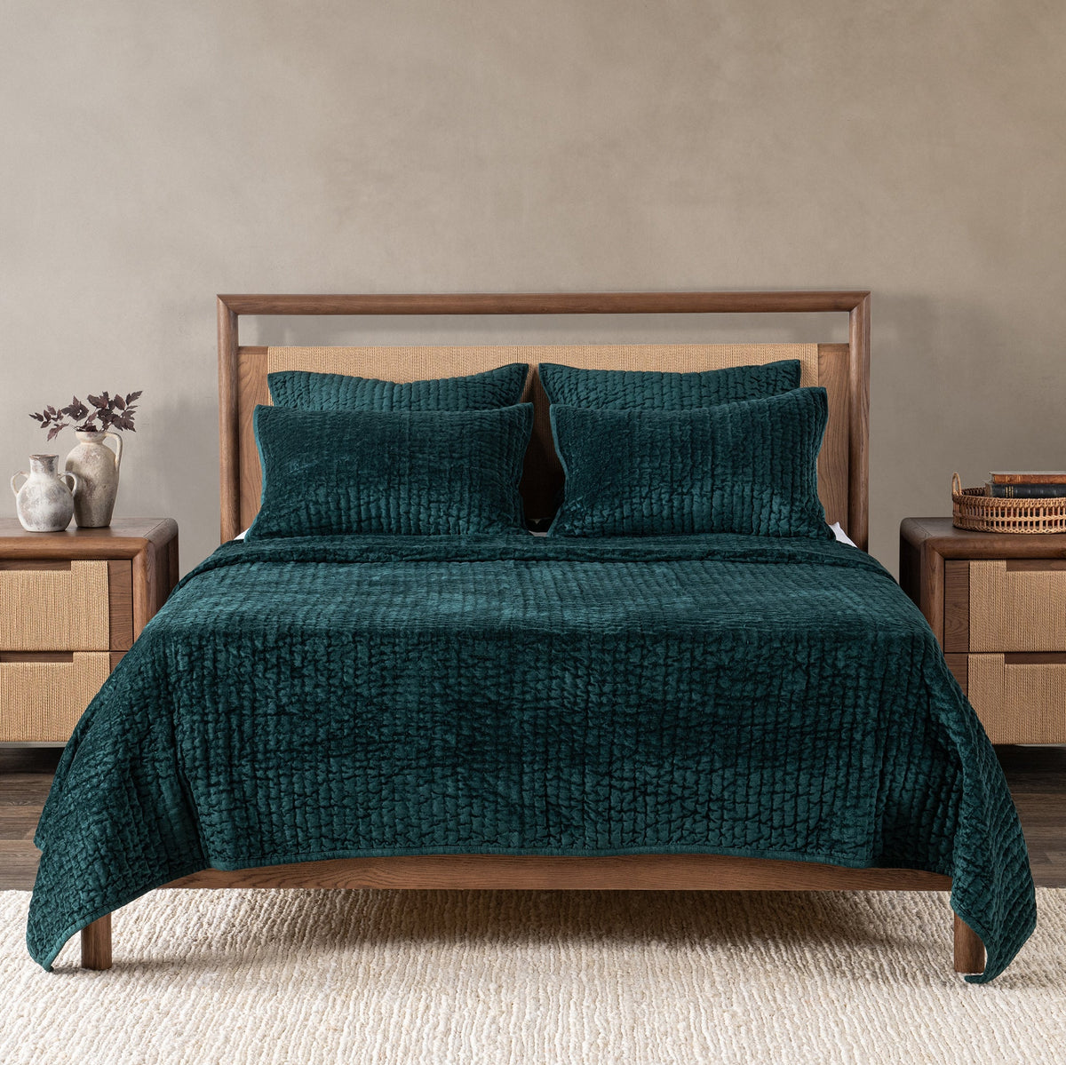 Bari Velvet Queen Quilt