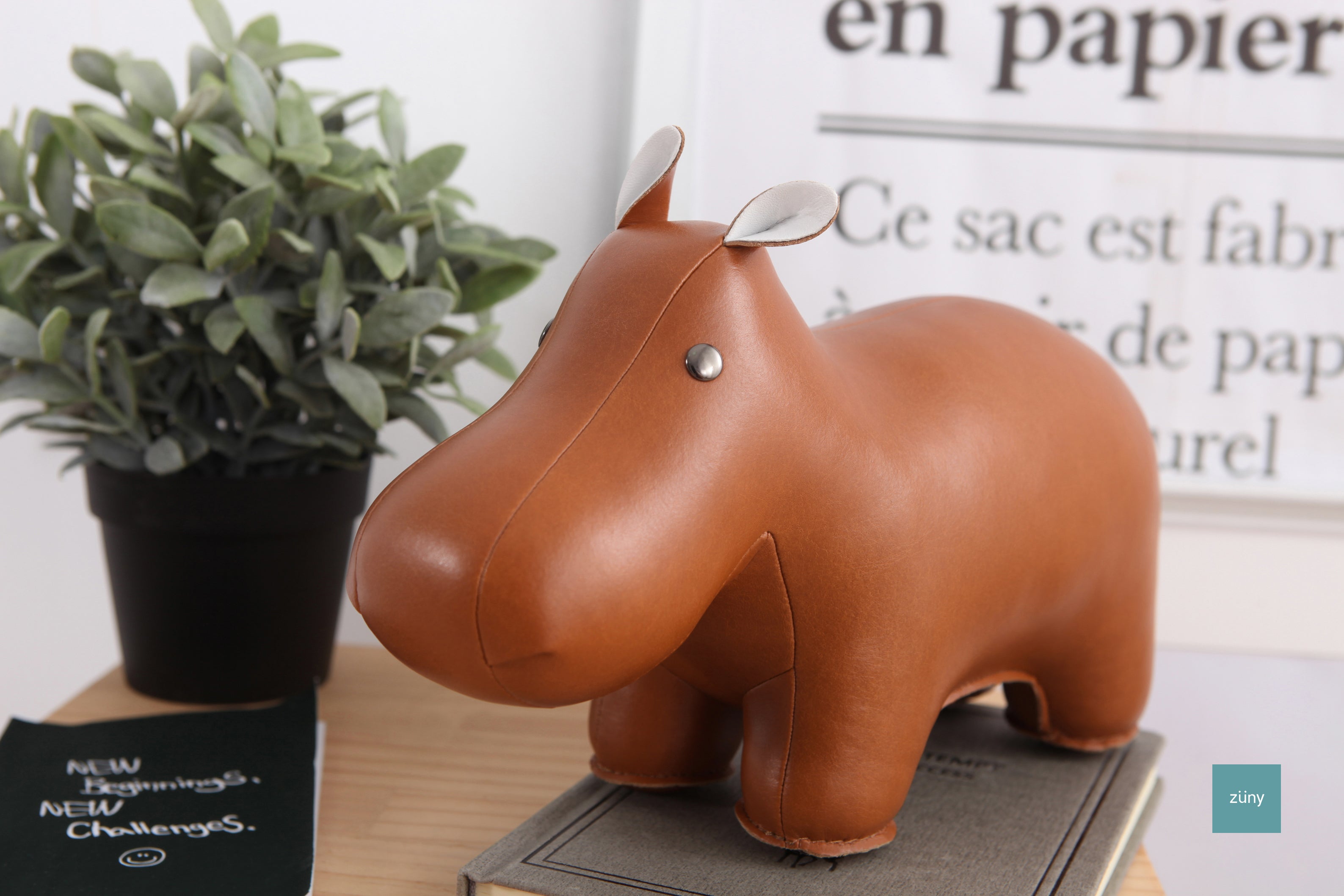 Hippo Bookend